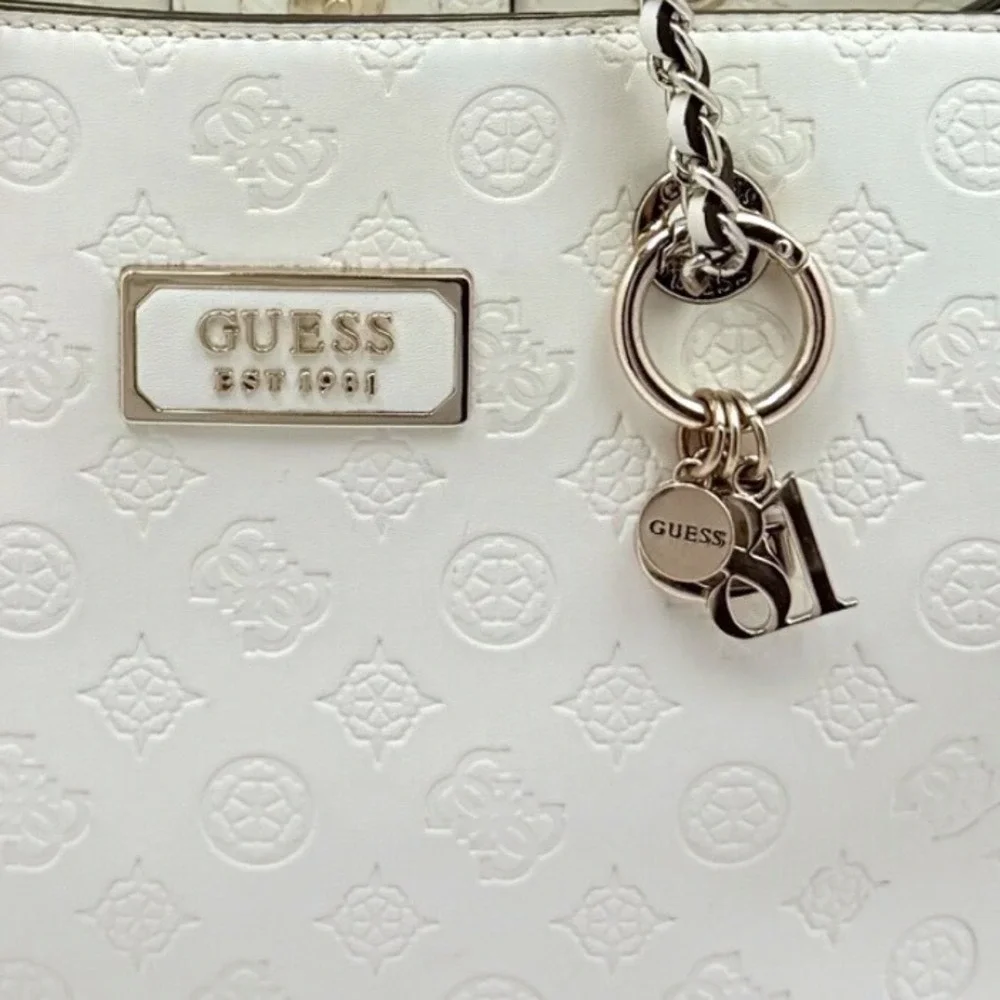 GUESS Logo Love Satchel White Faux Leather Y2K Style Girlfriend Shoulder‎ Bag